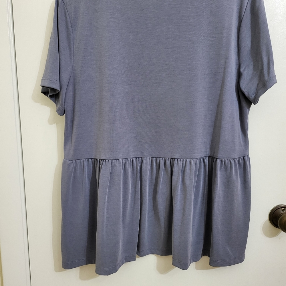 Women's Shortsleeve Tops - Picture 6 of 10